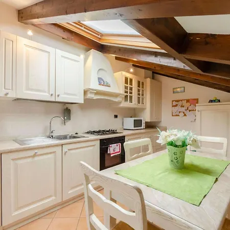 Ca Du Pescou Charmantes Dachgeschoss In By Interhome Apartman *