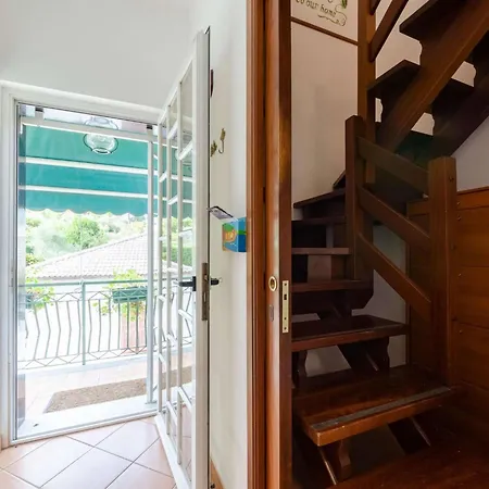 Ca Du Pescou Charmantes Dachgeschoss In By Interhome