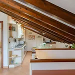 アパート Ca Du Pescou Charmantes Dachgeschoss In By Interhome San Massimo