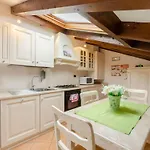 Ca Du Pescou Charmantes Dachgeschoss In By Interhome アパート *